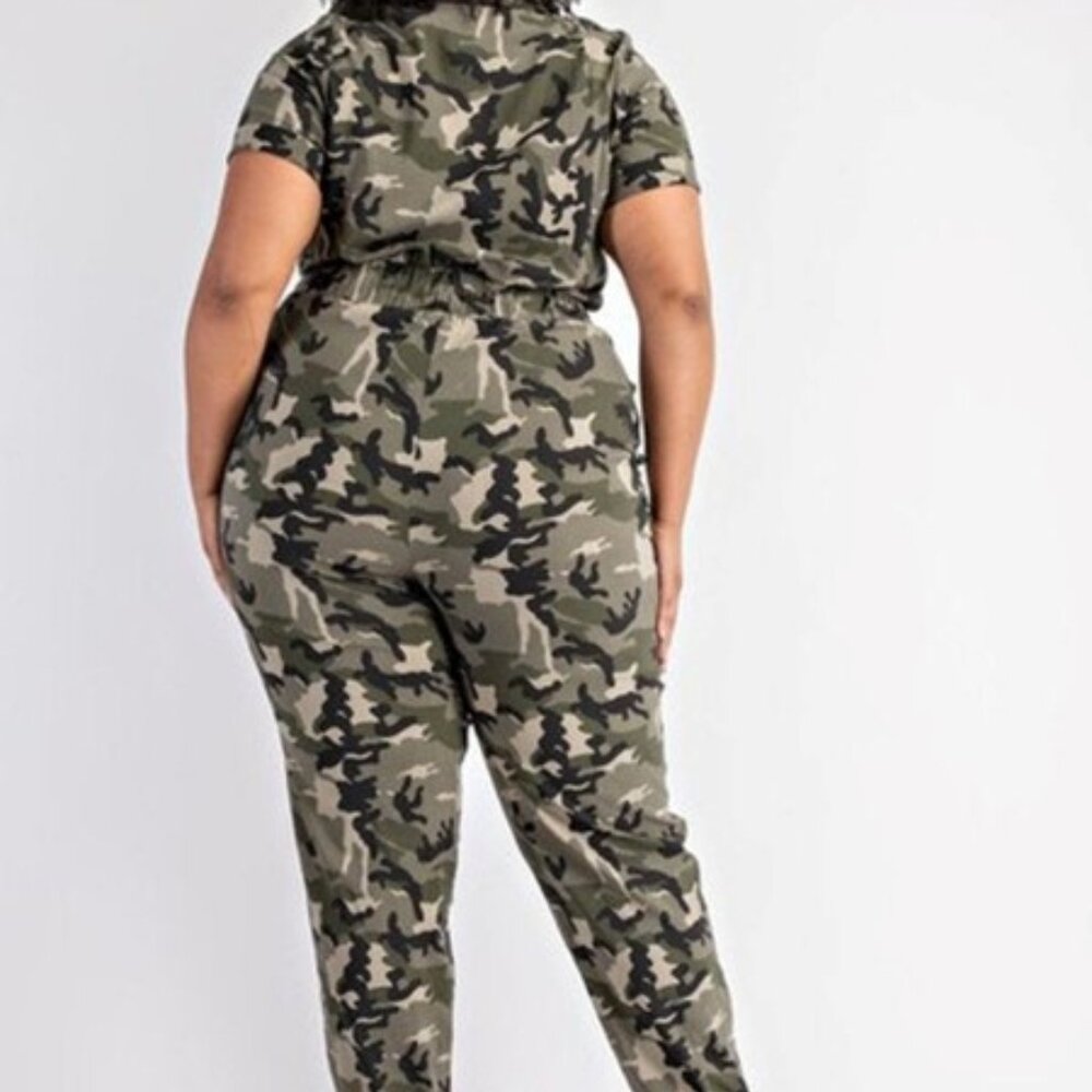 NEW Plus Size Green Camo Jumpsuit 3X only available - Picture 2 of 2